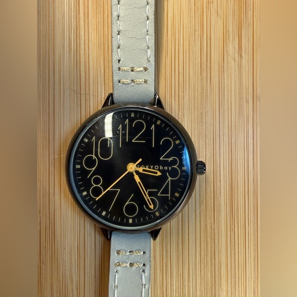 TOKYObay Sorva Light Cream Leather Strap Watch with black dial - Picture 4 of 9